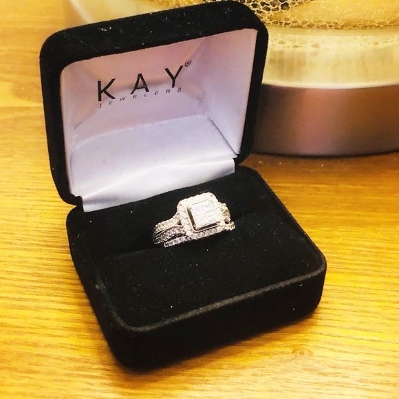 Beautiful white Gold Diamond Bridal set